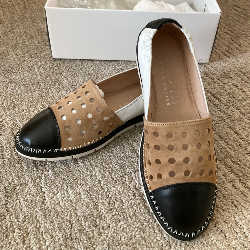Hispanitas Maiko leather flats black white tan rubber sole superior quality NWT